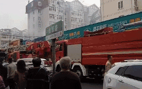 突發(fā)！青島一居民樓發(fā)生爆燃！已造1人死亡，7人受傷！3公里外有震感…