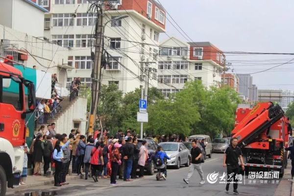 突發(fā)！青島一居民樓發(fā)生爆燃！已造1人死亡，7人受傷！3公里外有震感…